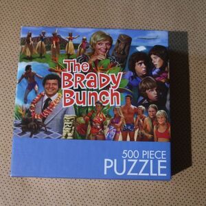 The Brady Bunch 500 Piece Puzzle - Multicolor